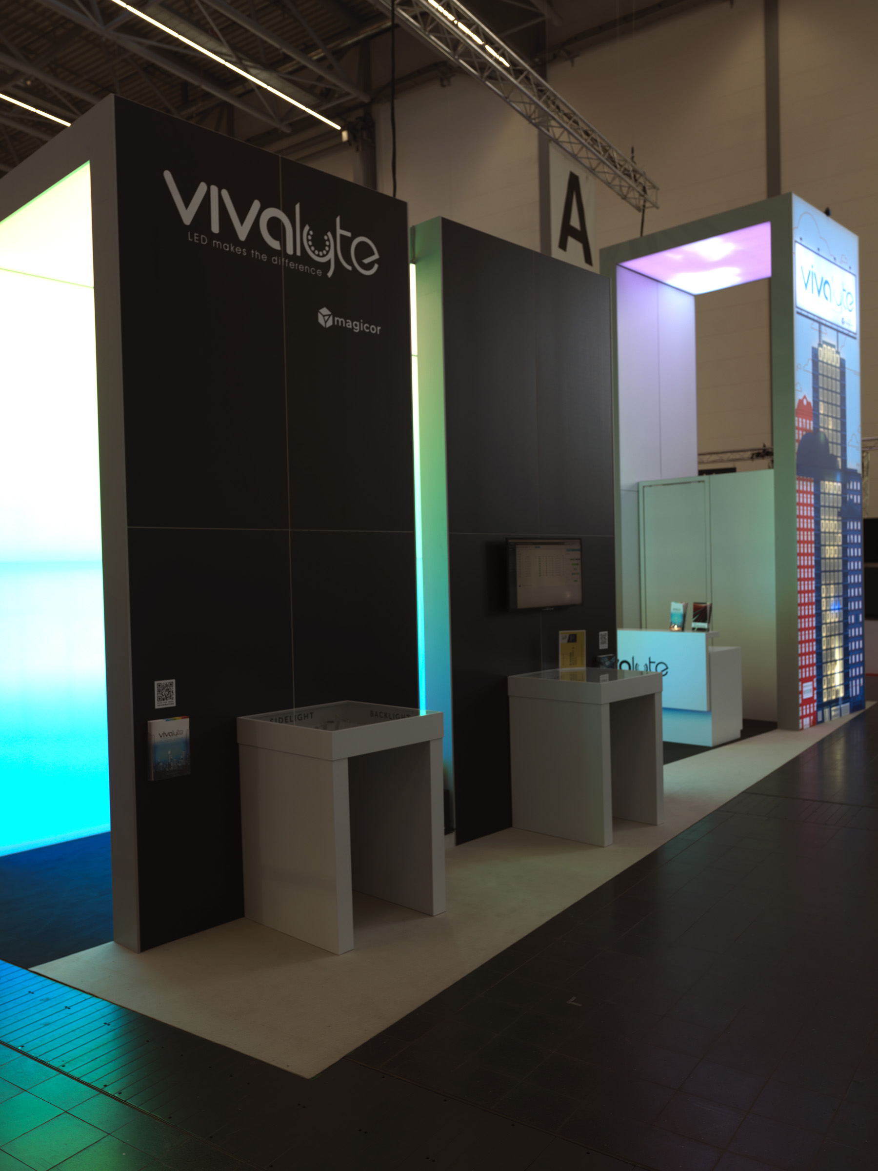 Vivalyte retail marketing communication and signage solutions Euroshop