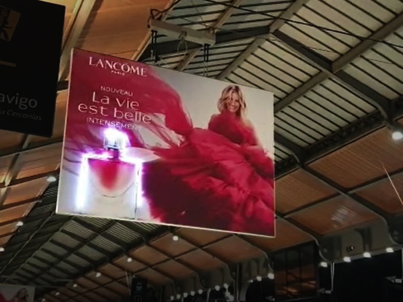 Dynamic RGB lichtbox Lancome Paris Vivalyte