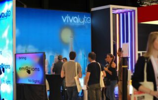 Sign2Com Vivalyte stand with interactive led lightbox, and dynamic lightbox led