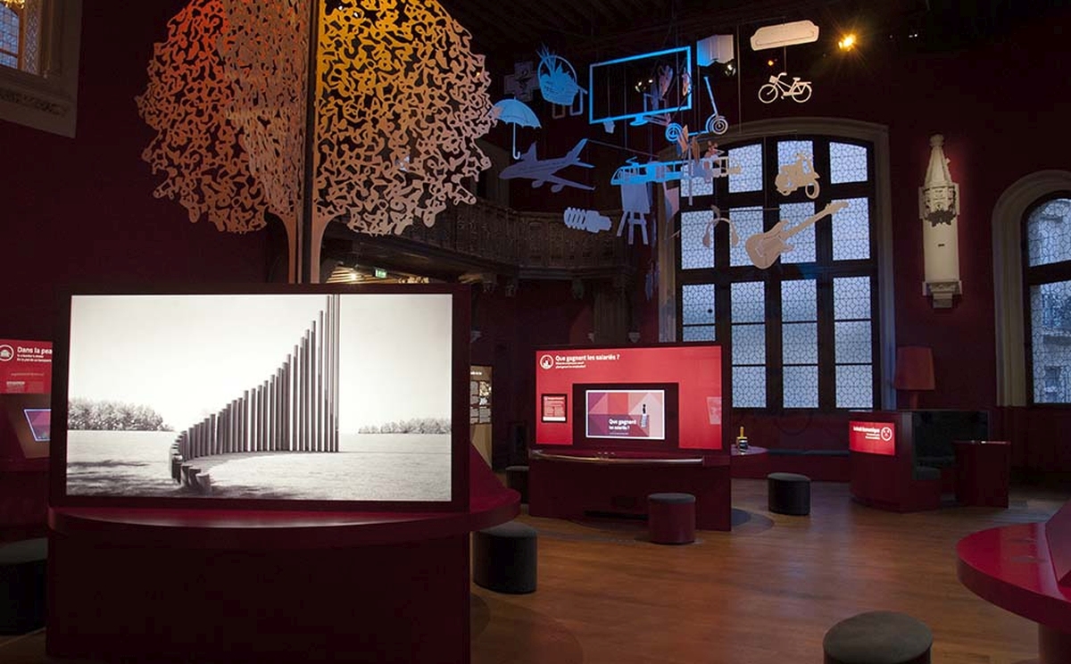 Museum lighting for Citéco in Paris with backlight neon pixel led engineering